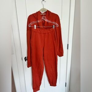 Lululemon sweatshirt and pants set